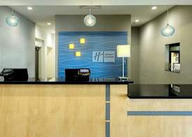 Holiday Inn Express & Suites BATAVIA - DARIEN LAKE by IHG 2