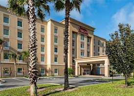 Hampton Inn & Suites Deland 2