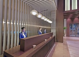 The Curve Hotel 5
