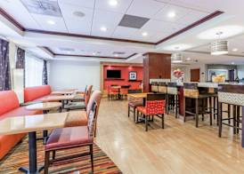 Hampton Inn Groton 3