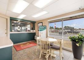 Econo Lodge Washington NC North 2
