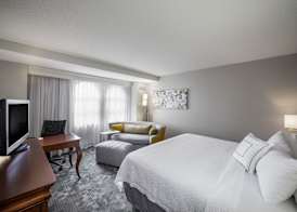 Courtyard by Marriott Norfolk Downtown 2