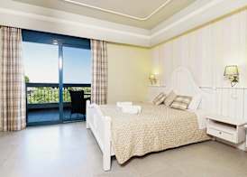 Ocean Beach Hotel 4
