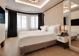 Gleam Collection Hotel 5