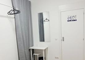 AYZ Joaquín Pol - Auto check-in property 3