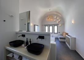 Elements Cozy Suites Pyrgos 4