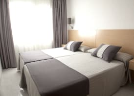 Aparthotel Acuazul 3