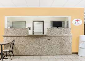 Super 8 by Wyndham Santee/I-95 2