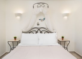 Pithos Apartments 4