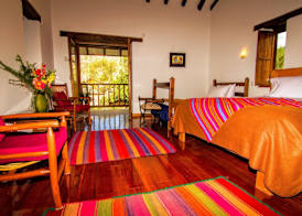Lizzy Wasi Urubamba 3
