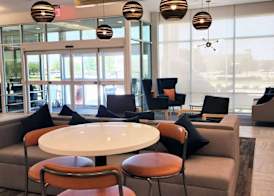 La Quinta Inn & Suites by Wyndham Pflugerville 3