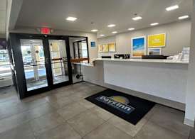 Days Inn by Wyndham Atlanta Stone Mountain 2