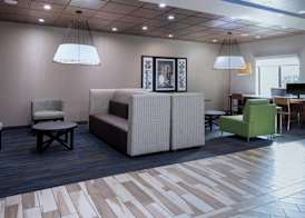 Holiday Inn Express & Suites ROANOKE RAPIDS SE by IHG 2