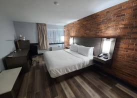 Travelodge by Wyndham Barrie 4