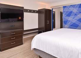 Holiday Inn Express & Suites OLATHE WEST by IHG 2