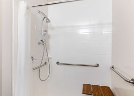Quality Suites Austin South Street Elmo District 5