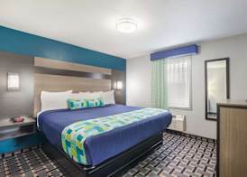 Knights Inn and Suites Salem 4