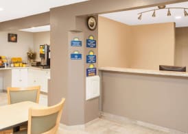 Days Inn by Wyndham Farmer City 2