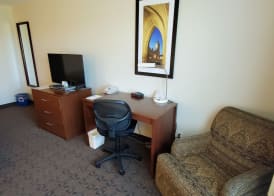Days Inn by Wyndham Ottawa Airport 5
