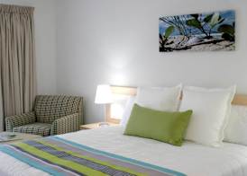 Quality Suites Pioneer Sands 5