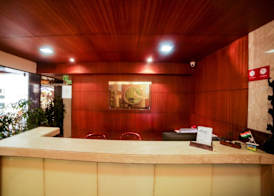 Hotel Lucky Near BKC 2