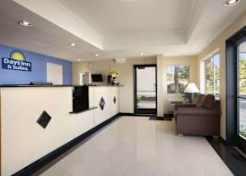 Days Inn & Suites by Wyndham Rancho Cordova 2