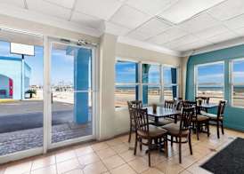 Econo Lodge Galveston Seawall 2
