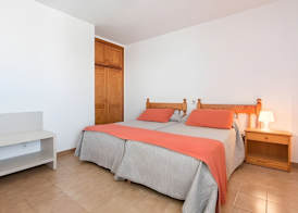 Apartamentos Es Canyer 4