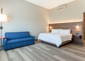 Holiday Inn Express & Suites SPRINGFIELD NORTH by IHG 3
