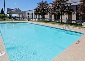 Quality Inn & Suites 4
