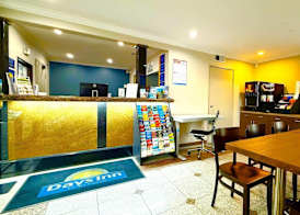 Days Inn by Wyndham Los Angeles LAX South Bay Beach City LA 2