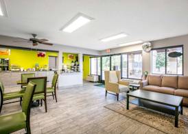 Quality Inn & Suites Metropolis I-24 3