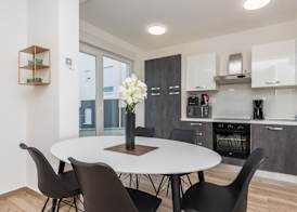 Pool Apartments Banta B 4