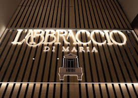 L'abbraccio di Maria 2