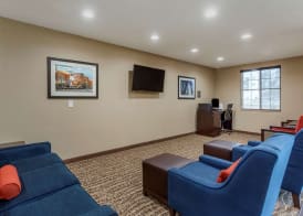 Comfort Suites Clarksville near Governors Square Mall 2