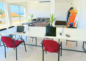 Area Surf House 5