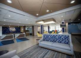 Holiday Inn Express & Suites TAMPA STADIUM - AIRPORT AREA by IHG 2