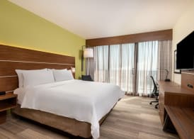 Holiday Inn Express & Suites SANTA ANA - ORANGE COUNTY by IHG 3