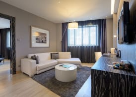 Hotel Maydrit Airport 3