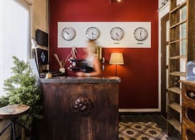 Two Pillows Boutique Hostel 4
