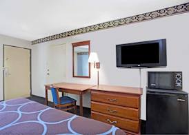 Super 8 by Wyndham Suwanee 4