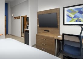 Holiday Inn Express SAN ANTONIO N-RIVERWALK AREA by IHG 4