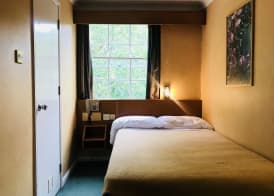 The Beverley House Hotel 4