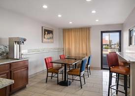 Travelodge by Wyndham Albuquerque West 4