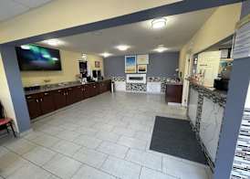 Days Inn by Wyndham Holladay 3