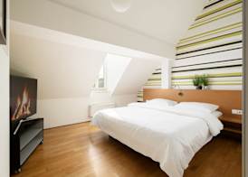 Hotel CampusZwei Komfortable Doppelzimmer & Apartments mit Küche Zentral in Ludwigsburg ideal für Business & Langzeitaufenthalte 24h Check in Kinder bis 14 Jahre übernachten kostenlos 3