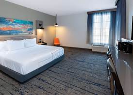 La Quinta Inn & Suites by Wyndham Dallas - Frisco Stadium 5
