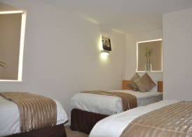 Queens Hotel 5