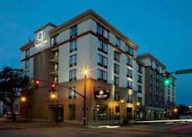 DoubleTree by Hilton Hotel Savannah Historic District 2