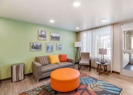 WoodSpring Suites Bakersfield Airport 3